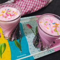 A picture of Rose Milkshake.