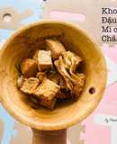 Đồ chay kho nước tương. Đậu hủ, chả chay, mì căn