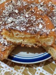 صورة لوصفة كيكة خفيفة محشية مربى