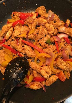 A picture of Easy chicken fajitas.