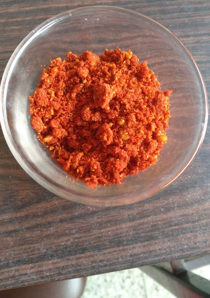 A picture of Vada pav chutney (dry powder).