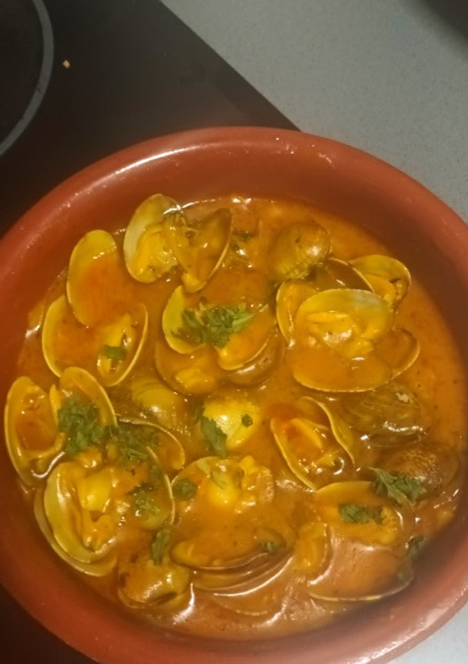Una foto de Almejas a la marinera