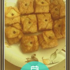 A picture of Dum qeema samosa pascels.