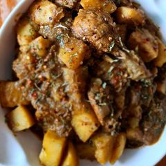 A picture of Mild and Spicy Chicken Curry.