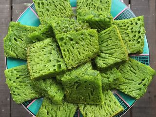 Bika ambon pandan suji (Re-Bread)