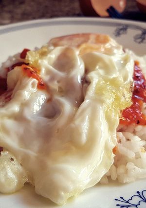Foto principal de Arroz con tomate y huevo frito
