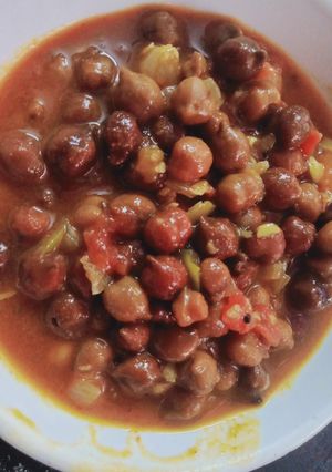 A picture of Spicy Chana Masala.