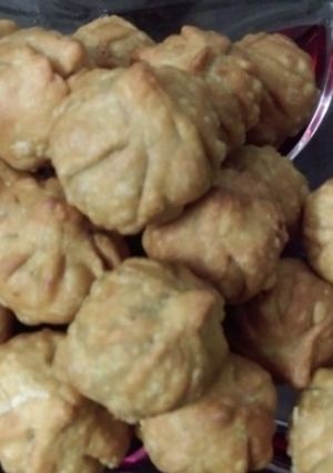 A picture of Fried Modak.