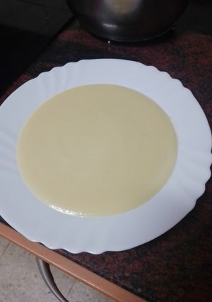 Foto principal de Crema de calabacín y puerro con yogur