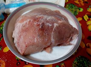 Una foto de Jamón crudo casero (facilísimo)