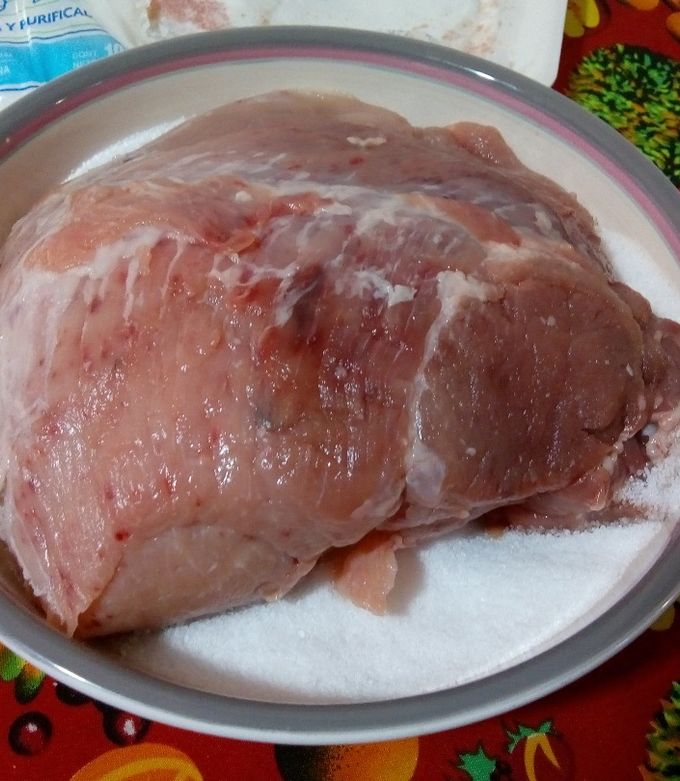 Una foto de Jamón crudo casero (facilísimo)