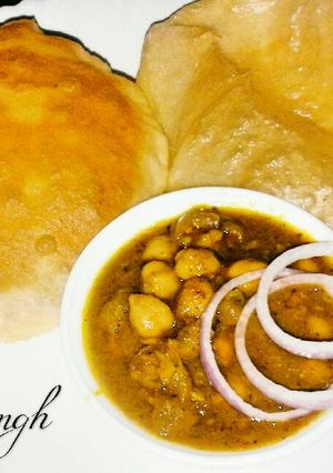 A picture of Chole bhature.