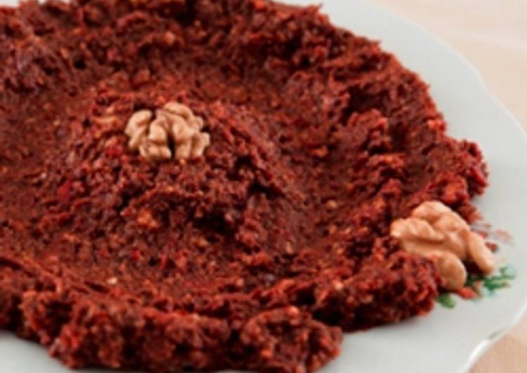 Recipe of Super Quick Homemade Red pepper and walnut spread - muhammara