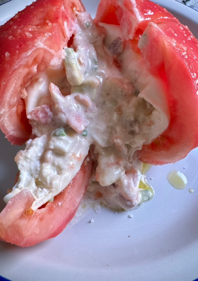 Una foto de Tomate relleno de burrata