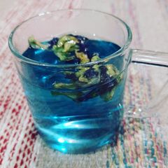 A picture of Butterfly pea tea.