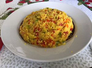 Una foto de Cuscús con cúrcuma