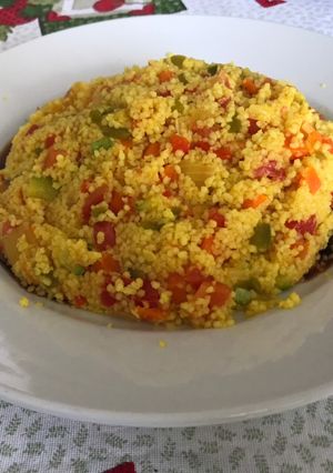 Una foto de Cuscús con cúrcuma