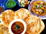 A picture of aalu chana