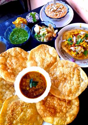 A picture of Dal pakwan Chat style.