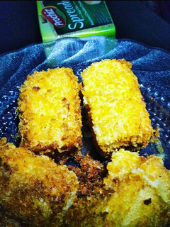 Foto resep Roti Keju Sosis Goreng Gampang banget by ma_mom ernie