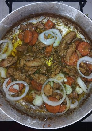 Una foto de Pollo al curry (receta cubana)