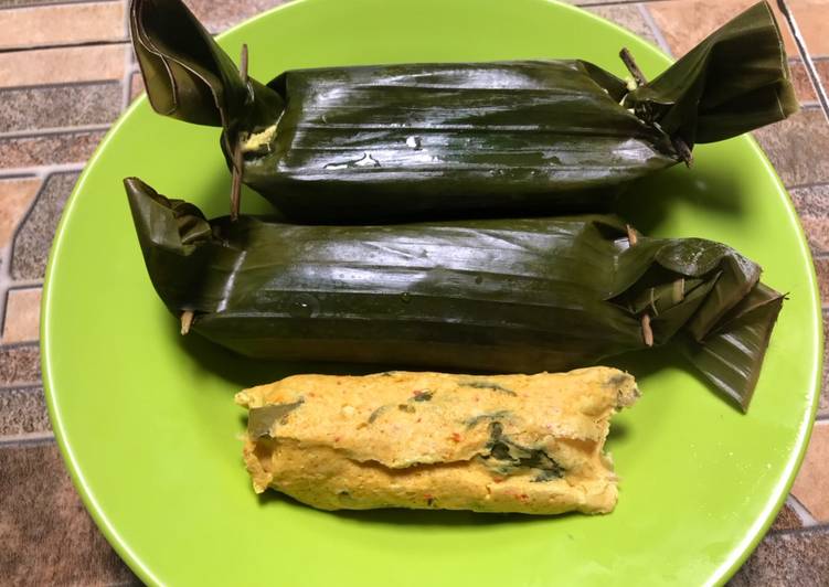 Pepes tahu kemangi ayam cingcang