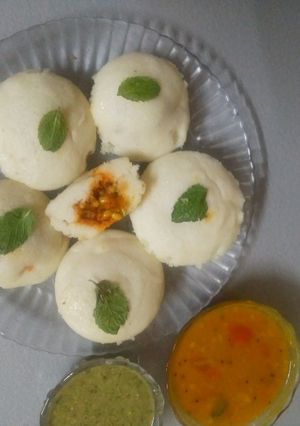 સ્ટફ સ્પ્રાઉટ ઈડલી (Stuffed sprouts idli recipe in gujrati) રેસીપી મુખ્ય ફોટો