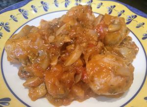 Foto principal de Albóndigas de pavo y pollo con salsa de champiñones y vino blanc