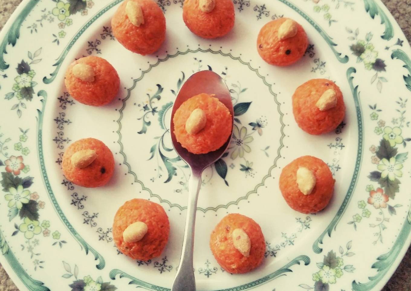 Carrot laddu