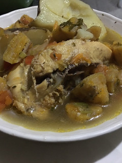 Una foto de Sopa de pollo tradicional