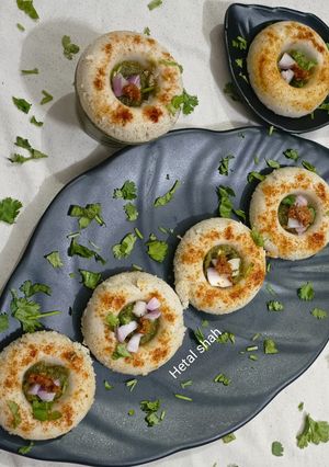 પાણી પૂરી ફ્લેવર્સ ઢોકળા (Panipuri Flavours Dhokla Recipe In Gujarati) રેસીપી મુખ્ય ફોટો