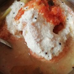 A picture of Sambhar vada.