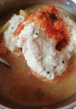 A picture of Sambhar vada.