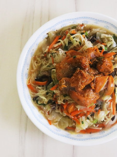 塔香雞腿肉時蔬炒麵 的食譜成品照片