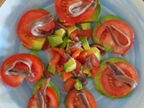 Cenita fresca y fácil, con aguacate y tomate