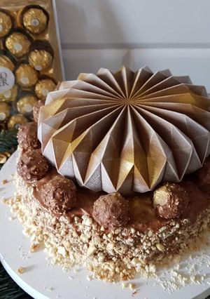 O poză a rețetei Tort Ferrero Rocher.