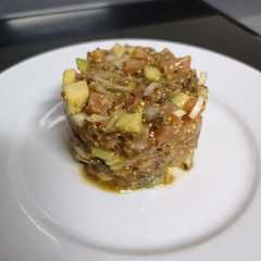 Una foto de Tartar de salmón ahumado