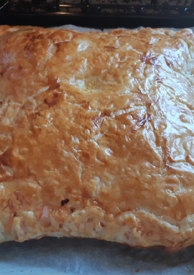 Una foto de Empanada de puerro, pechuga pavo y queso