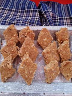માંડવી પાક (Mandvi Paak Recipe In Gujarati) રેસીપી મુખ્ય ફોટો