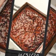 รูปของ Brownies panggang shiny crust