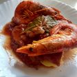 Cazuela de merluza con gambón