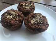 Una foto de pan keto de chocolate