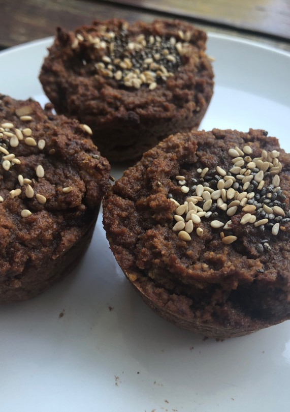 Una foto de Keto - Muffins semillas, chocolate y zapallo para el té (otra versión con más chocolate)