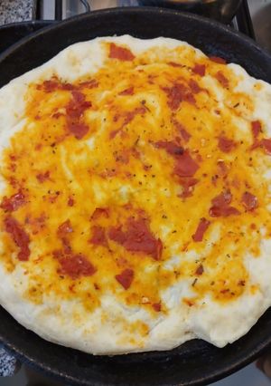 Una foto de Pizza súper fácil y rica!!
