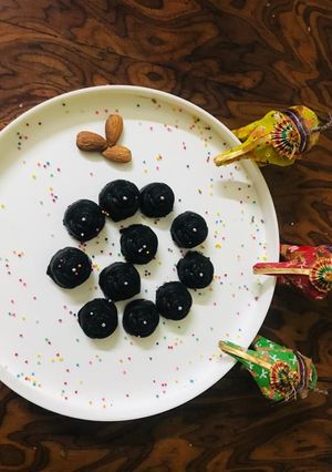 A picture of Almond filled choclates.
