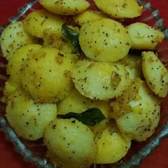 A picture of Fried idli.