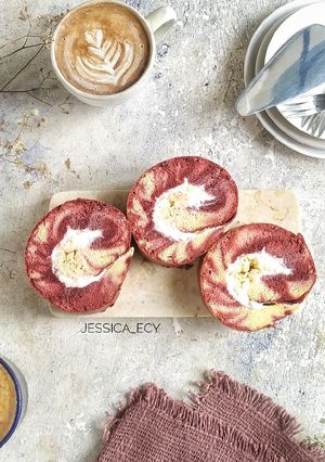 Foto resep Hurricane Red Velvet Swiss Roll Cake