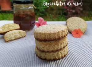 Una foto de Bizcochitos de miel 🍯