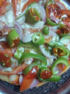 इंस्टेंट पिज़्ज़ा (Instant pizza recipe in Hindi) रेसिपी मुख्य फोटो