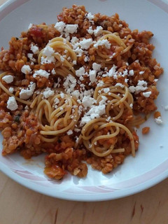 Paradicsomos vöröslencsés spagetti recept fotója